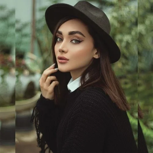 Sarah Mitchell marketing director sharing digital marketing and ecommerce growth review